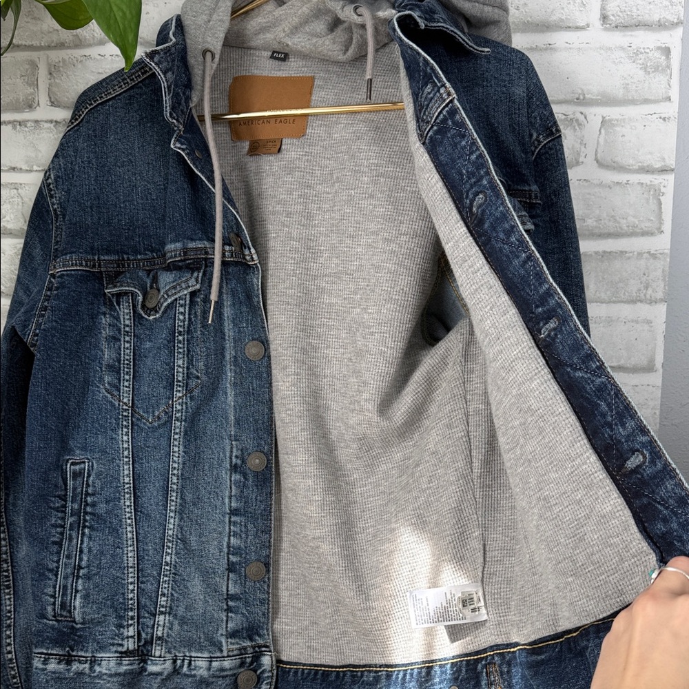 AEO // new without tags hooded denim button up jean jacket - Picture 7 of 9